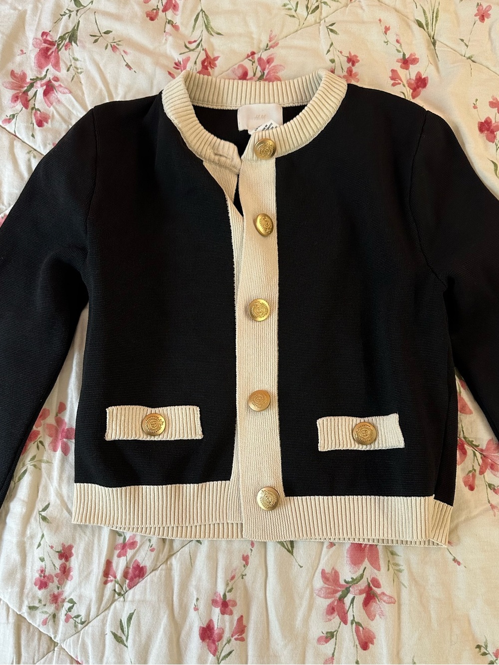 Cropped Black and Cream Contrast Button Cardigan NWOT - Picture 3 of 4
